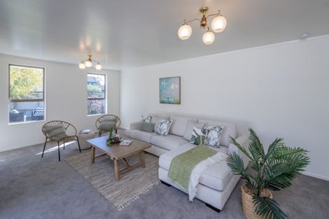 Photo of property in 10 Graham Grove, Waikanae, 5036