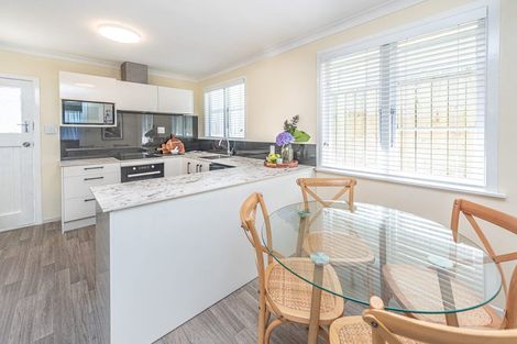 Photo of property in 5 Raupo Street, Castlecliff, Whanganui, 4501