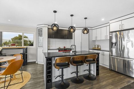 Photo of property in 152 Endeavour Drive, Whitby, Porirua, 5024