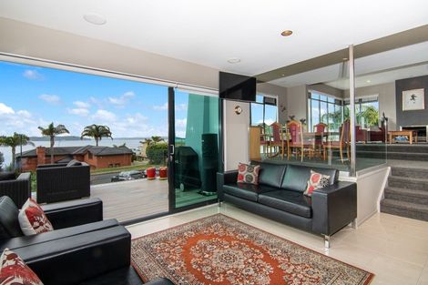 Photo of property in 26 Courtneys, West Harbour, Auckland, 0618