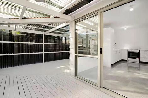 Photo of property in 11 Lori Place, Massey, Auckland, 0614