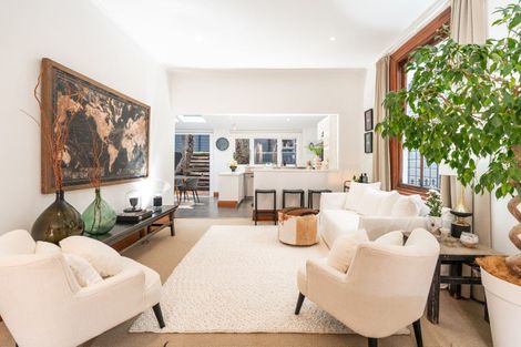 Photo of property in 23 Patanga Crescent, Thorndon, Wellington, 6011