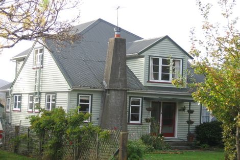 Photo of property in 18 Korau Grove, Stokes Valley, Lower Hutt, 5019