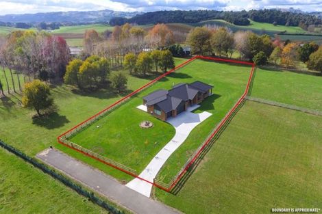 Photo of property in 202l Ingram Road, Bombay, Drury, 2579