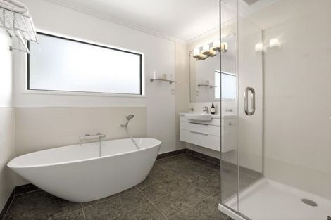 Photo of property in 11 Holyoake Place, Chatswood, Auckland, 0626