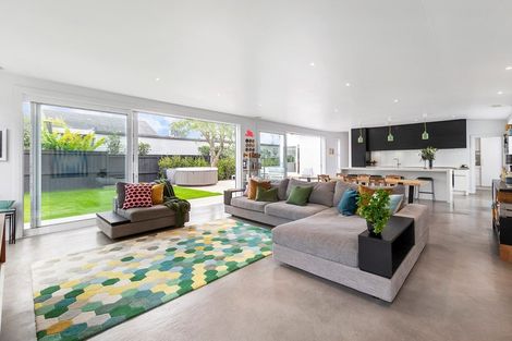 Photo of property in 438 Point Chevalier Road, Point Chevalier, Auckland, 1022