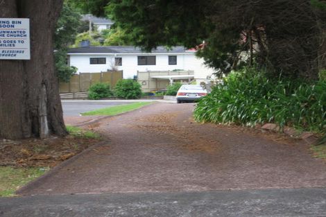 Photo of property in 18a Vardon Road, Green Bay, Auckland, 0604