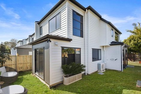Photo of property in 89d Cascades Road, Pakuranga Heights, Auckland, 2010