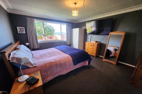 Photo of property in 74 Awamoa Road, Holmes Hill, Oamaru, 9401