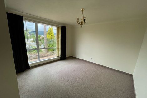 Photo of property in 22 Bearing West Court, Paraparaumu, 5032