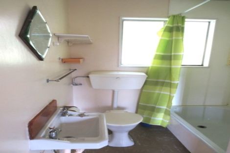 Photo of property in 2/132 Curtis Street, Northland, Wellington, 6012