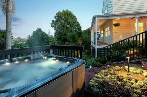 Photo of property in 12 Regia Close, Half Moon Bay, Auckland, 2012