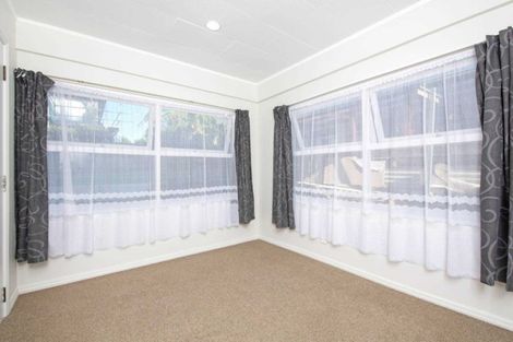 Photo of property in 77 Macleans Road, Bucklands Beach, Auckland, 2014