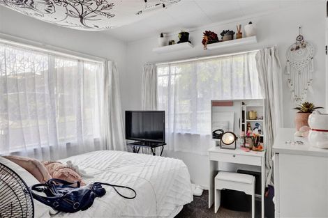 Photo of property in 15 Camellia Avenue, Bell Block, New Plymouth, 4312