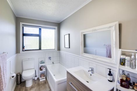 Photo of property in 47 Le Quesne Road, Bay View, Napier, 4104