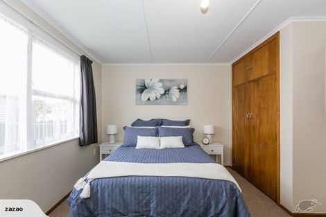 Photo of property in 2/502 Saint Aubyn, Hastings, 4122