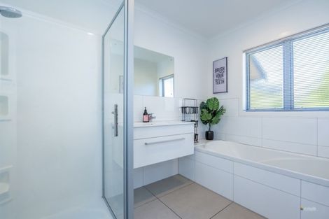 Photo of property in 144a Tirohanga Road, Tirohanga, Lower Hutt, 5010