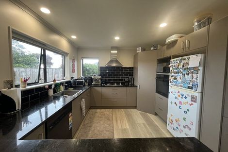 Photo of property in 17 Consort Close, Paraparaumu Beach, Paraparaumu, 5032