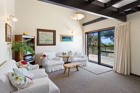 Photo of property in 2 Kitchener Street, Te Horo Beach, Otaki, 5581