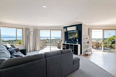 Photo of property in 18 Clairmont Heights, Stoke, Nelson, 7011