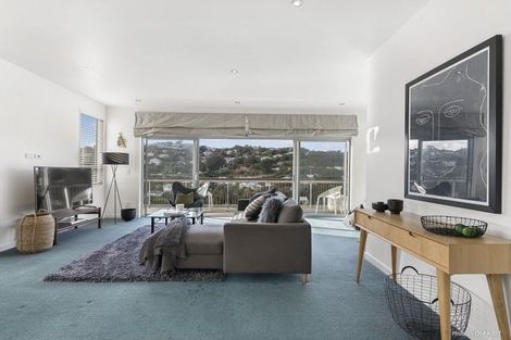 Photo of property in 71 Tiketike Way, Brooklyn, Wellington, 6021