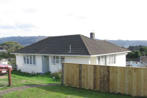 Photo of property in 4 Bedford Street, Cannons Creek, Porirua, 5024