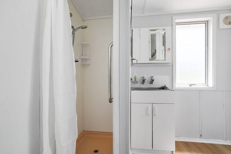 Photo of property in 104a The Square, Whangamata, 3620