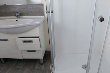 Photo of property in 4/41 Greenslade Crescent, Northcote, Auckland, 0627