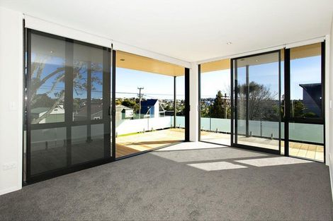 Photo of property in 35a Rothesay Bay Road, Rothesay Bay, Auckland, 0630