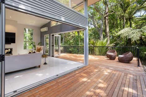 Photo of property in 18 Kereru Grove, Greenhithe, Auckland, 0632