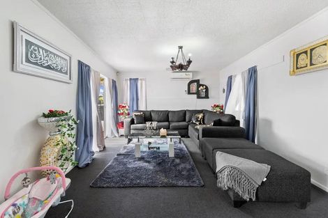 Photo of property in 13 Ewbank Place, Manurewa, Auckland, 2102