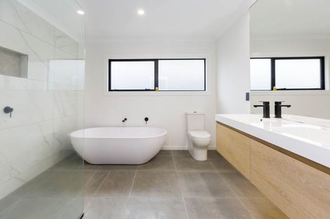 Photo of property in 5 Gloucester Street, Silverstream, Upper Hutt, 5019