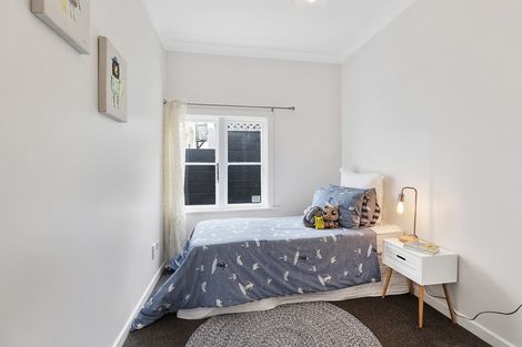 Photo of property in 24 Ferry Street, Seatoun, Wellington, 6022