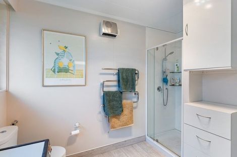 Photo of property in 35 Pehi Kupa Street, Waikanae, 5036