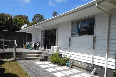 Photo of property in 169b Newlands Road, Newlands, Wellington, 6037