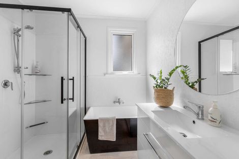 Photo of property in 37 Waterloo Crescent, Hokowhitu, Palmerston North, 4410