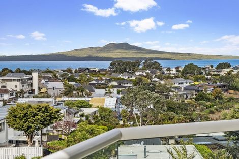 Photo of property in 3/90 Kitchener Road, Milford, Auckland, 0620