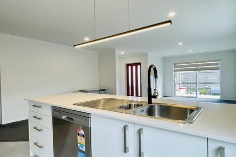 Photo of property in 9 Kutukutu Street, Takanini, 2112