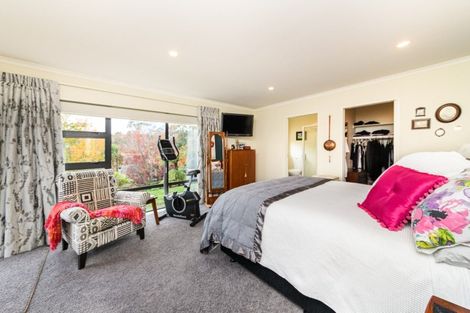 Photo of property in 4a Silkwood Place, Fitzherbert, Palmerston North, 4410