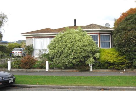 Photo of property in 16 Winters Road, Redwood, Christchurch, 8051