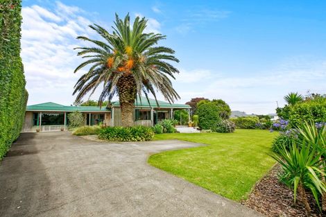 Photo of property in 128 Wairau Road, Oakura, 4314