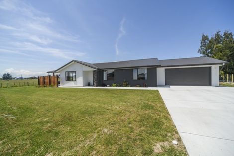 Photo of property in 6 George Street, Bulls, 4818