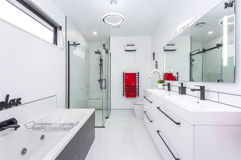 Photo of property in 5 Evelyn Crescent, Marshland, Christchurch, 8083