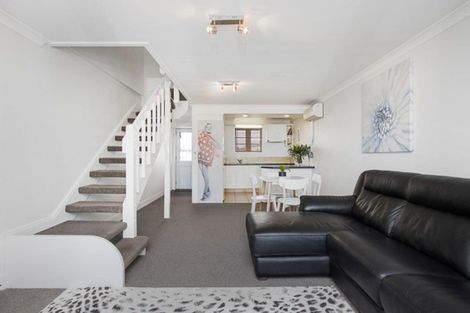 Photo of property in 245 Marine Parade, Napier South, Napier, 4110