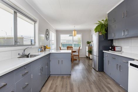 Photo of property in 6 Wynyard Crescent, Tamatea, Napier, 4112