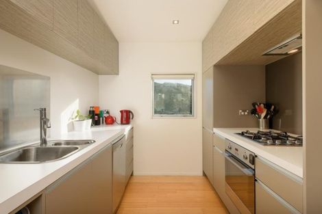 Photo of property in 33 Saddleback Grove, Karori, Wellington, 6012