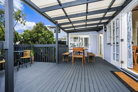 Photo of property in 2/8 Abbeygate Street, Birkdale, Auckland, 0626