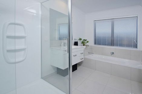 Photo of property in 39 Rainey Crescent, Papamoa Beach, Papamoa, 3118