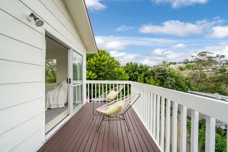 Photo of property in 38 Deverell Place, Northcross, Auckland, 0632