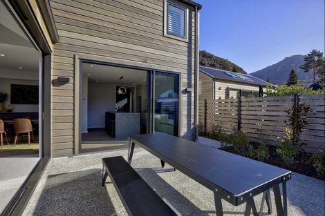 Photo of property in 9b Caernarvon Street, Arrowtown, 9302